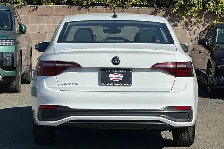 $16490 : Volkswagen Jetta 2024 S 4dr image 7