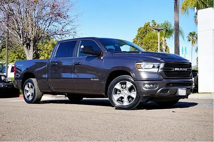 $39392 : Ram 1500 2023 4x4 Laramie 4d image 2