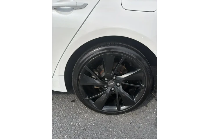 $28401 : Genesis G70 2023 2.0T 4dr Se image 6