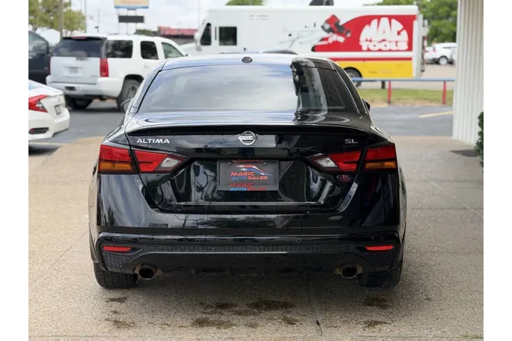 $16999 : 2019 Altima 2.5 SL image 8