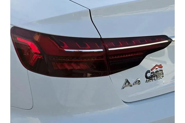 $24649 : Audi A4 2022 AWD quattro S l image 10