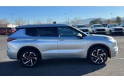 $30984 : Mitsubishi Outlander 2024 AW thumbnail