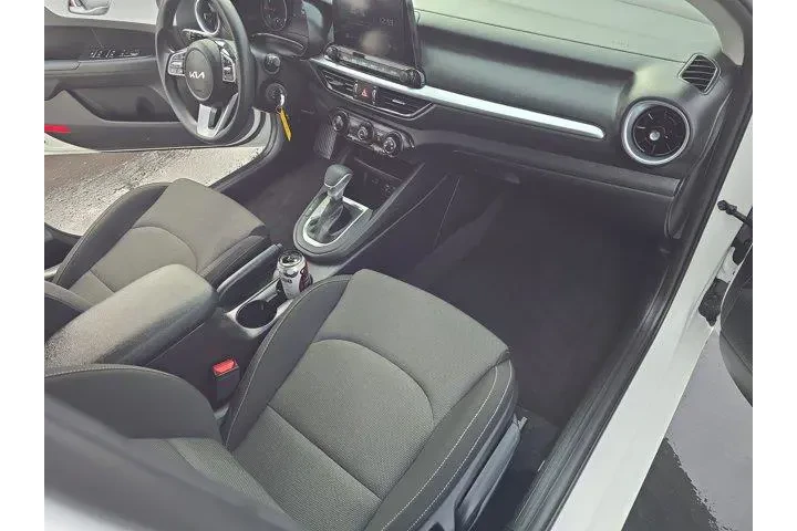 $19995 : Kia Forte 2024 LX 4dr Sedan image 9