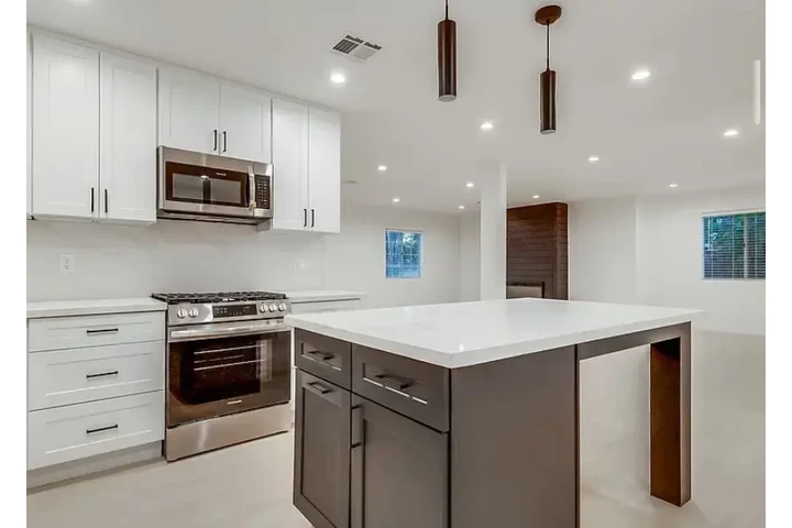 $2480 : Nice 3Bedroom House image 5