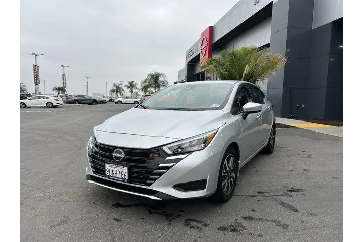 $17981 : Nissan Versa 2025 SV 4dr Sed image 3