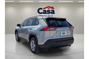 $29892 : Toyota RAV4 2023 AWD XLE 4dr thumbnail