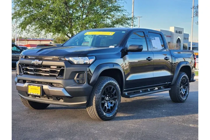 $35725 : Chevrolet Colorado 2023 4x4 image 3