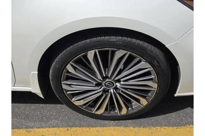 $25128 : Nissan Altima 2025 AWD 2.5 S image 10