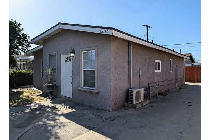 $2000 : ^** ALL UTILITIES INCLUDED **^ image 1