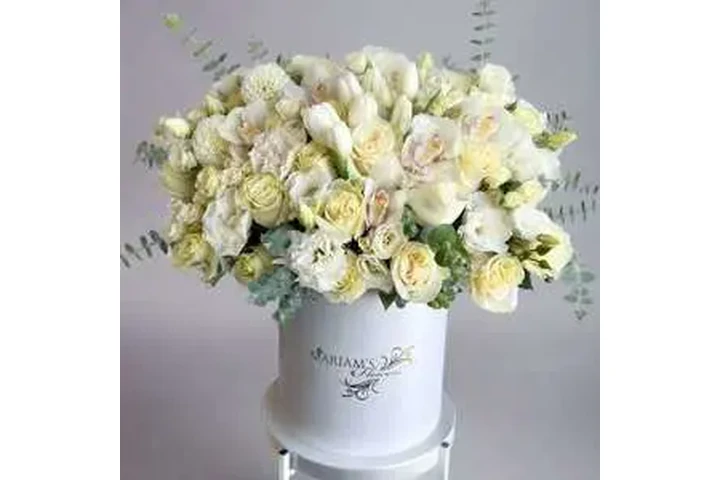 Buy white roses flower bouque image 1