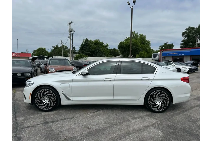 2018 BMW 5 SERIES 530E IPERFO image 3