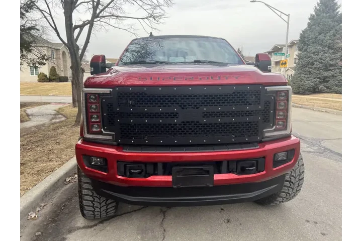 $44997 : 2019 F-250 Super Duty Lariat image 3