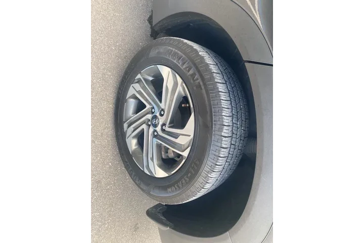 $17885 : Hyundai SANTA FE 2023 SE 4dr image 9