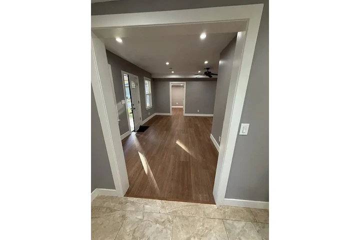 $2200 : Discover comfort and style image 6