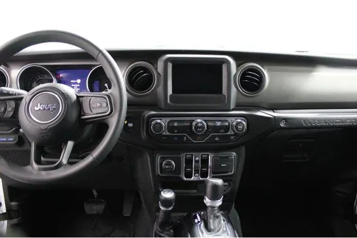 $30667 : Jeep Wrangler 2023 4x4 Willys image 2