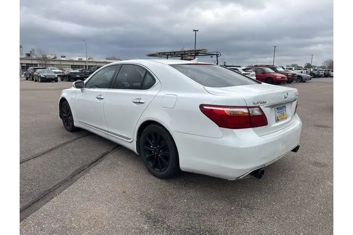 $7982 : Lexus LS 460 2010 AWD 4dr Se image 5