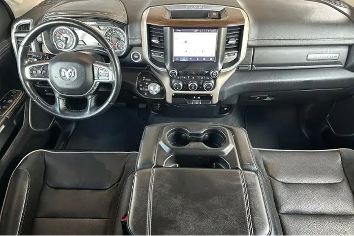 $36995 : Ram 1500 2022 4x4 Laramie 4d image 3