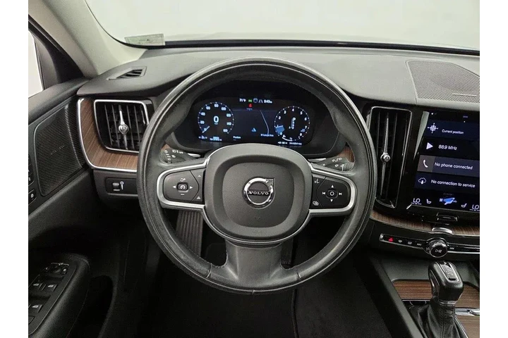 $26998 : Volvo XC60 2021 AWD T5 Momen image 10
