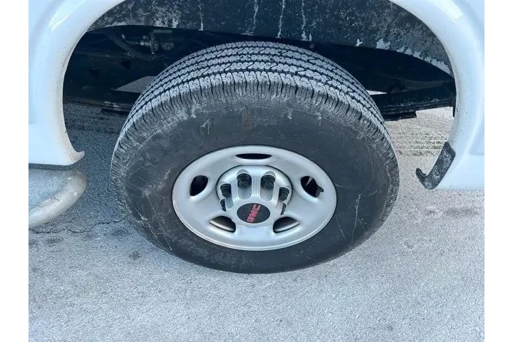 $30795 : GMC Savana 2024 2500 3dr Car image 10