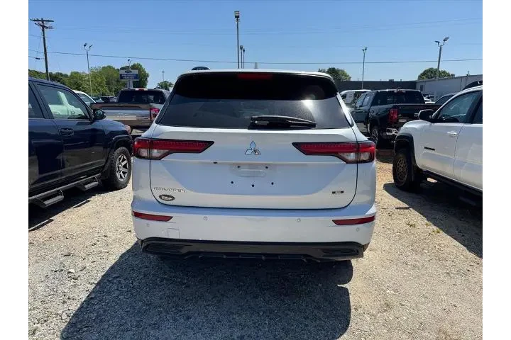 $24745 : Mitsubishi Outlander 2024 AW image 5