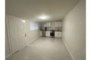 $1600 : Rento Casita ,atras de casa thumbnail