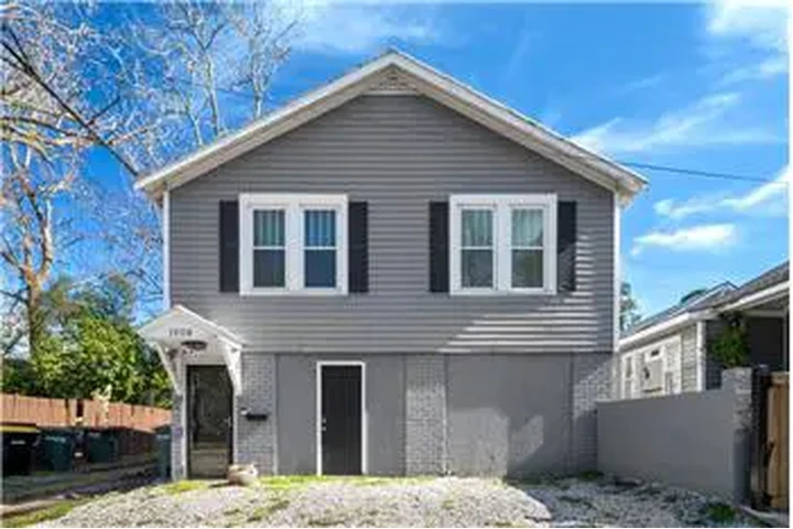 $1700 : Rental property with 2 bedro image 1