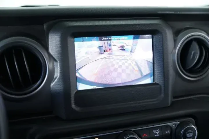 $28252 : Jeep Wrangler Unlimited 2022 image 9