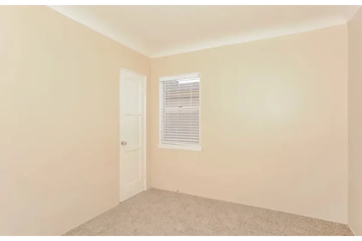 $2500 : Available House for rent in FL image 6