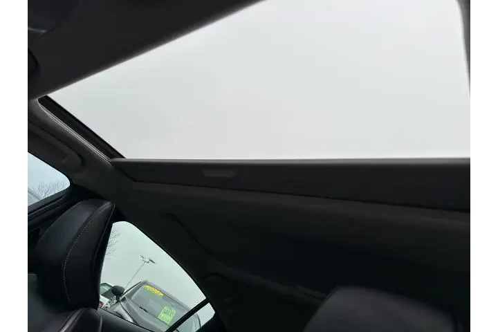 $29995 : Toyota Prius 2024 AWD Limite image 10