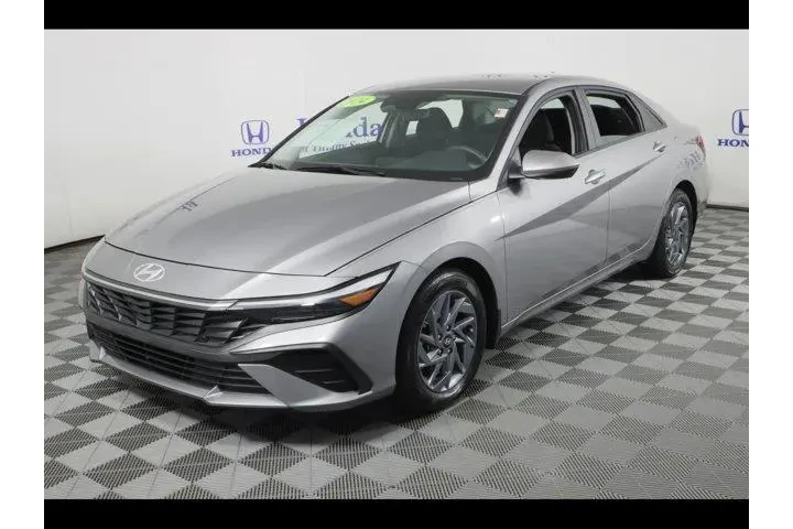 $23875 : Hyundai ELANTRA 2024 SEL 4dr image 3