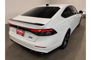$27957 : Honda Accord Hybrid 2023 thumbnail