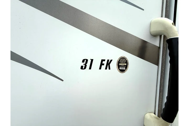 $22996 : 2010 Econoline image 8