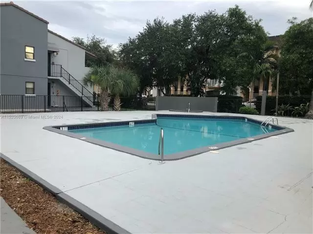 $2250 : 2250  Miami Lakes image 7