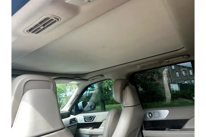 $49500 : 2020 Navigator L Reserve 4WD image 9