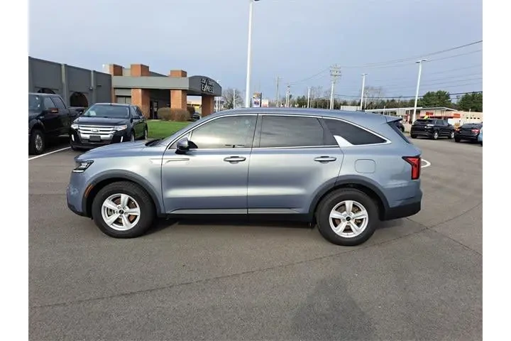 $15731 : Kia Sorento 2021 LX 4dr SUV image 2