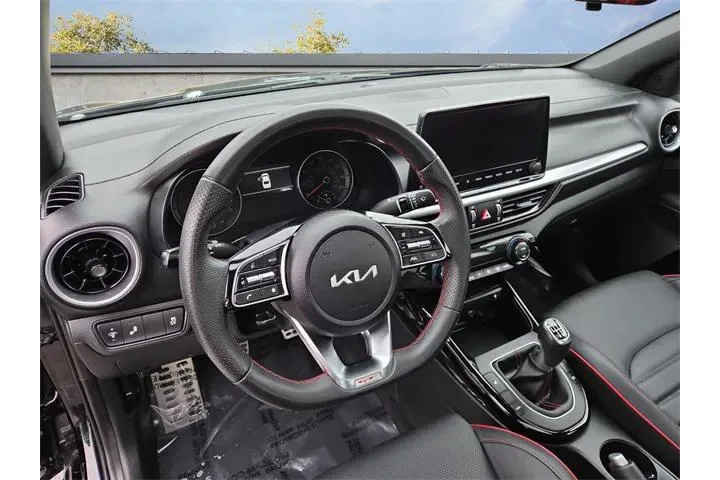 $21001 : Kia Forte 2024 GT 4dr Sedan image 9