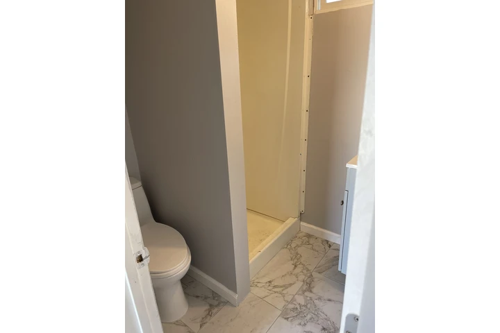 $1000 : Cuarto de renta image 4
