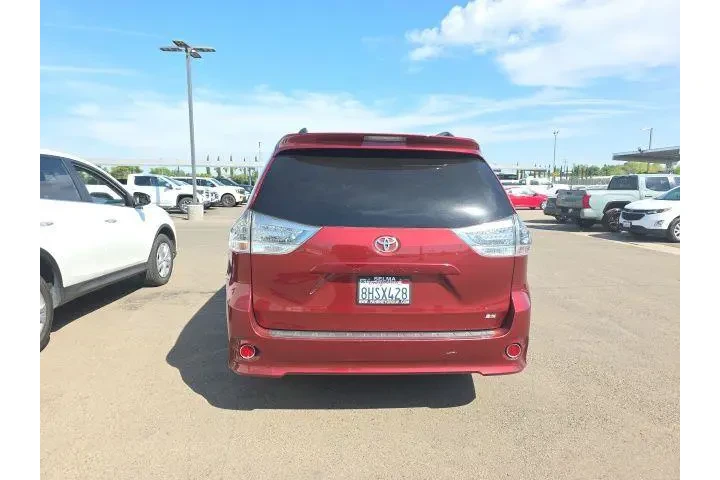 $23500 : Toyota Sienna 2017 SE 8-Pass image 5