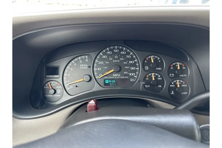 $34910 : 2002 Suburban LT image 1