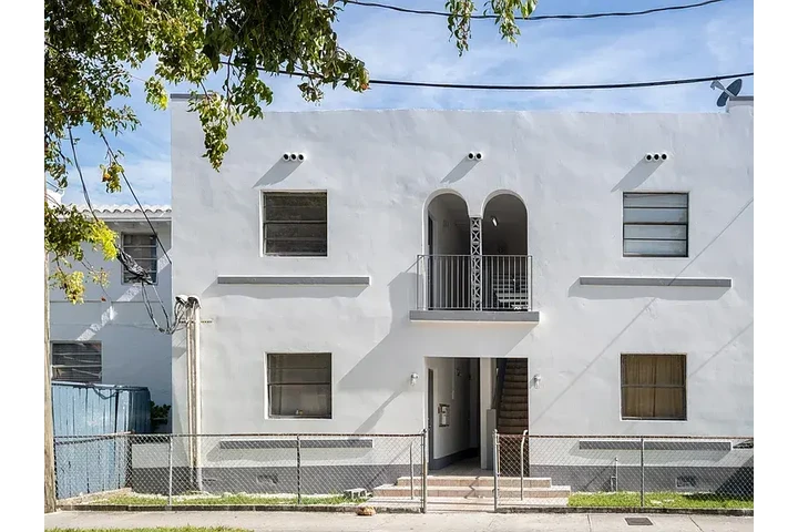 $1568 : Riverside image 9