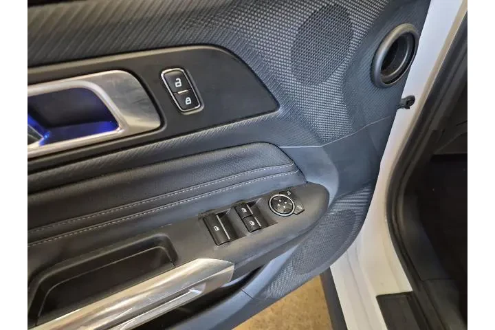 $32480 : Ford Mustang 2024 EcoBoost P image 10