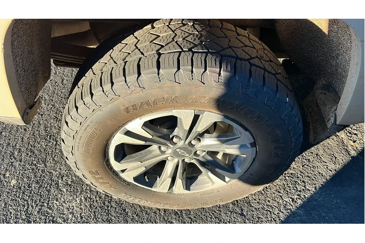 $26984 : Chevrolet Colorado 2021 4x4 image 2