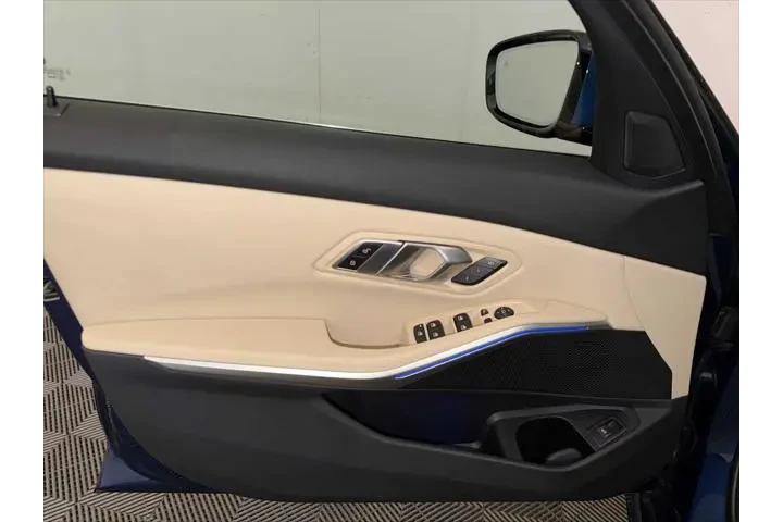 $31943 : BMW 3 Series 2022 AWD 330i x image 2