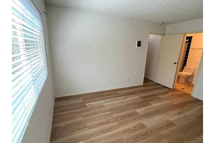 $2795 : Apartment For Rent image 3