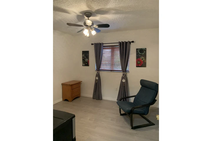 $850 : Cuarto image 4