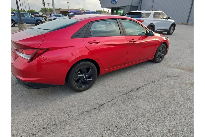 $17783 : Hyundai ELANTRA 2021 SEL 4dr image 9