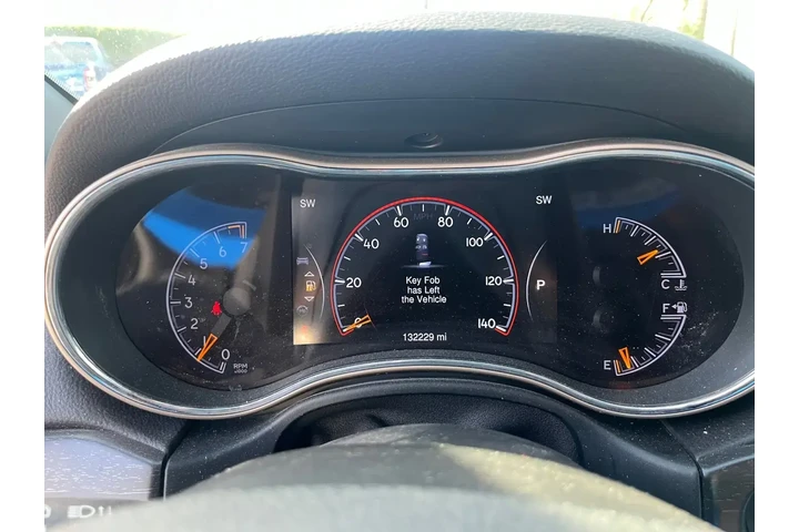 Jeep Grand Cherokee 2015 4x2 image 10