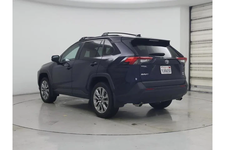 $31998 : Toyota RAV4 2023 AWD XLE Pre image 2