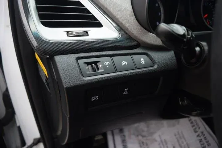 $8500 : Hyundai SANTA FE Sport 2015 image 7