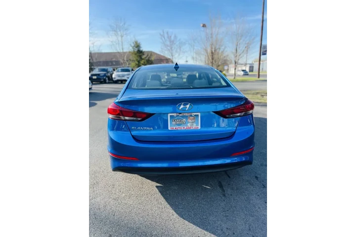$7995 : 2017 Elantra SE image 9